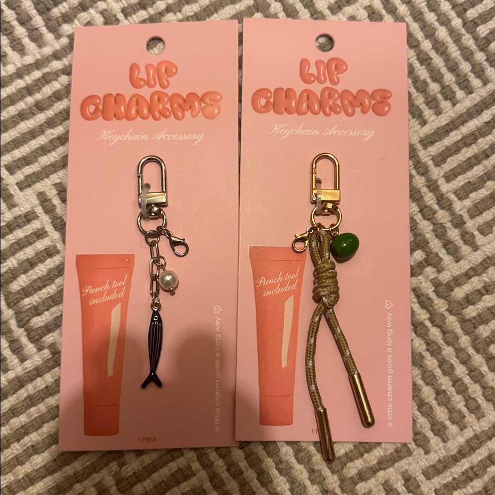 Lip charms keychain accessories (2 items)